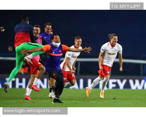 杭州网球队包夹战术与欧冠足球的完美结合探讨 杭州网球队包夹战术与欧冠足球的完美结合探讨